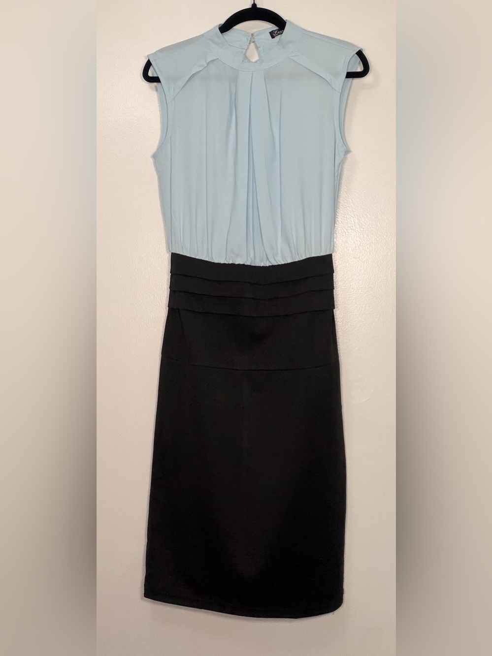 Sleeveless Light Blue and Black Colorblock Midi Dress